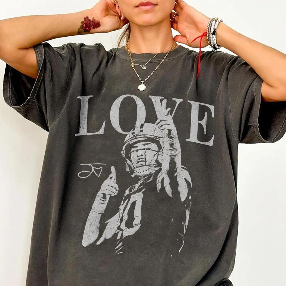 Jordan Love Shirt Jordan Love Retro Rap Tee Game Day Shirt Football Shirt